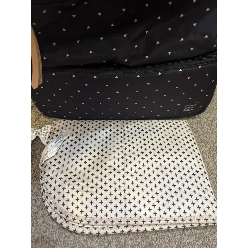Petunia Pickle Bottom Axis Geometric‎ Print Diaper Backpack Black